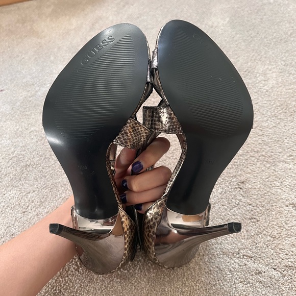 NEW! GUESS SNAKE SKIN STRAPPY SHINY STILETTO HEELS HEEL SIZE 8.5 - Picture 6 of 7